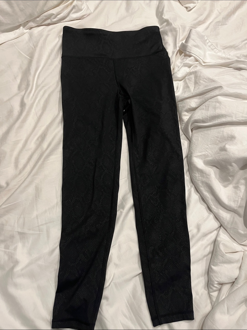 Gapfit medium tall leggings with a pretty snake print